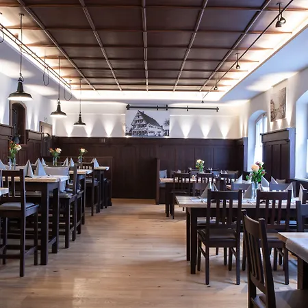 Zum Hirsch Hotel 3*