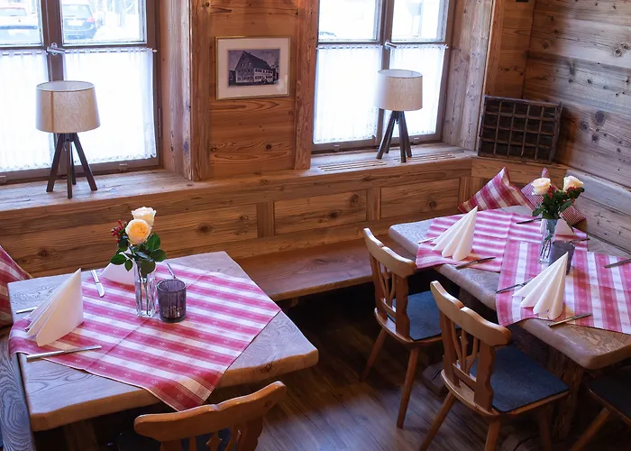 Hotel Zum Hirsch 3*