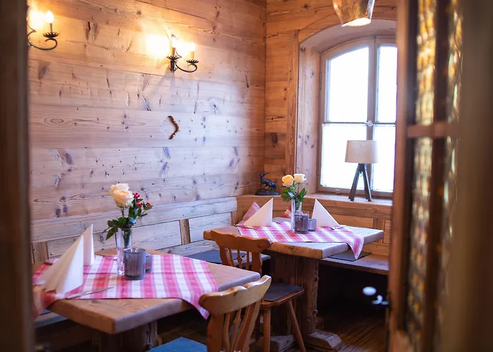Zum Hirsch Hotel 3*