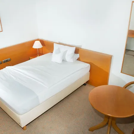 Zum Hirsch Hotel 3*
