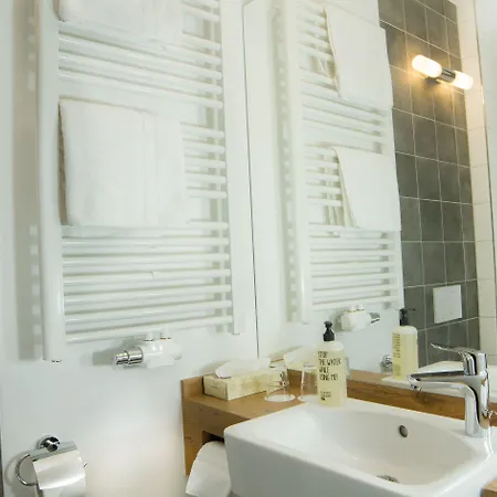 Zum Hirsch Hotel 3*