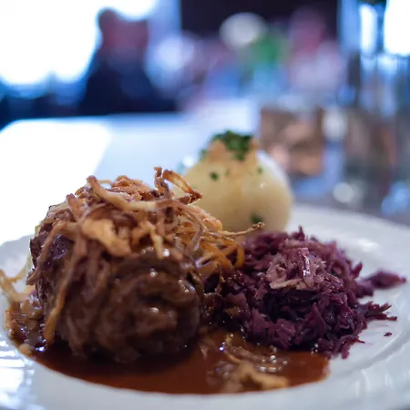 Hotel Zum Hirsch 3*