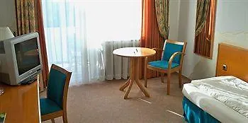 Zum Hirsch Hotell