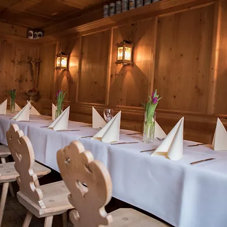Zum Hirsch Hotel 3*