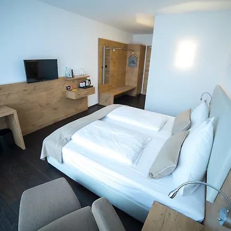 Zum Hirsch Hotell