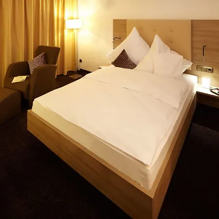 Zum Hirsch Hotel 3*