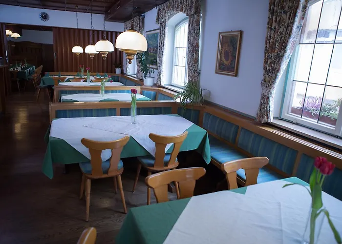 Zum Hirsch 3*